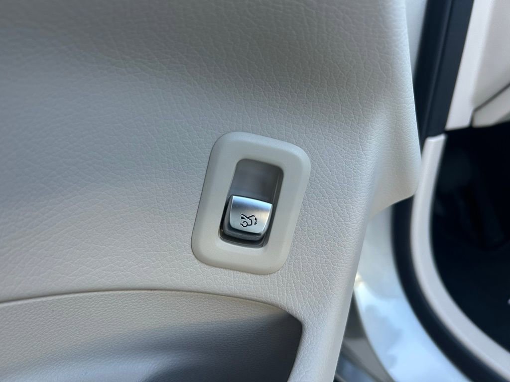 Used 2019 Mercedes-Benz GLC 300 4MATIC image 53