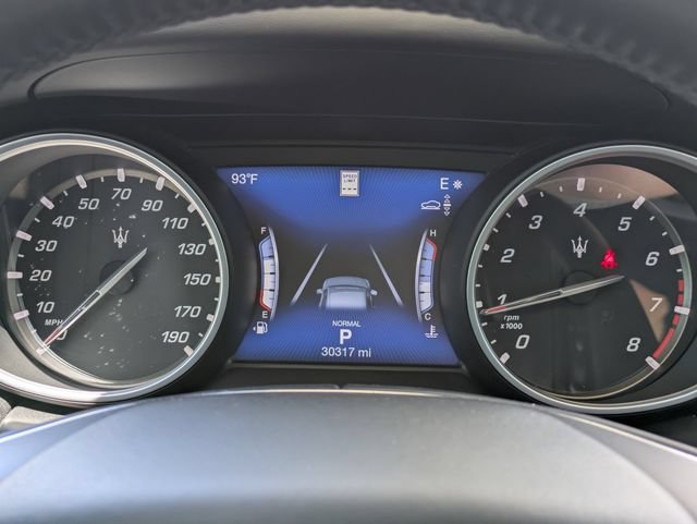Used 2020 Maserati Levante GranLusso AWD/4WD image 26