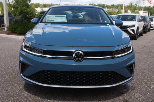 New 2025 Volkswagen Jetta SE image 2