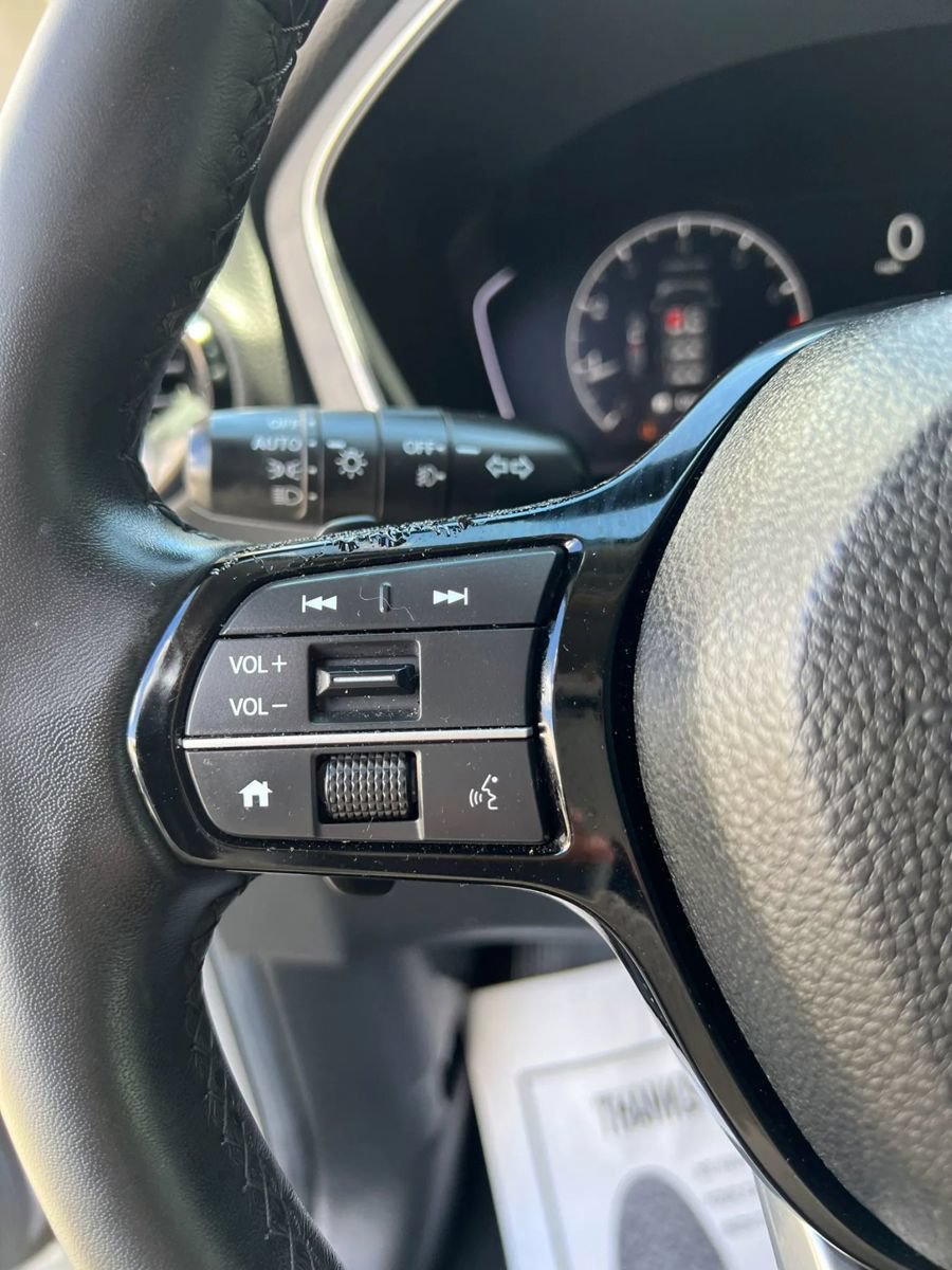 Used 2025 Honda Pilot EX-L image 18