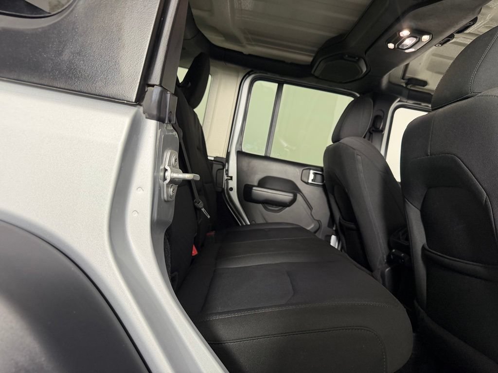 Used 2023 Jeep Wrangler Unlimited AWD/4WD image 23