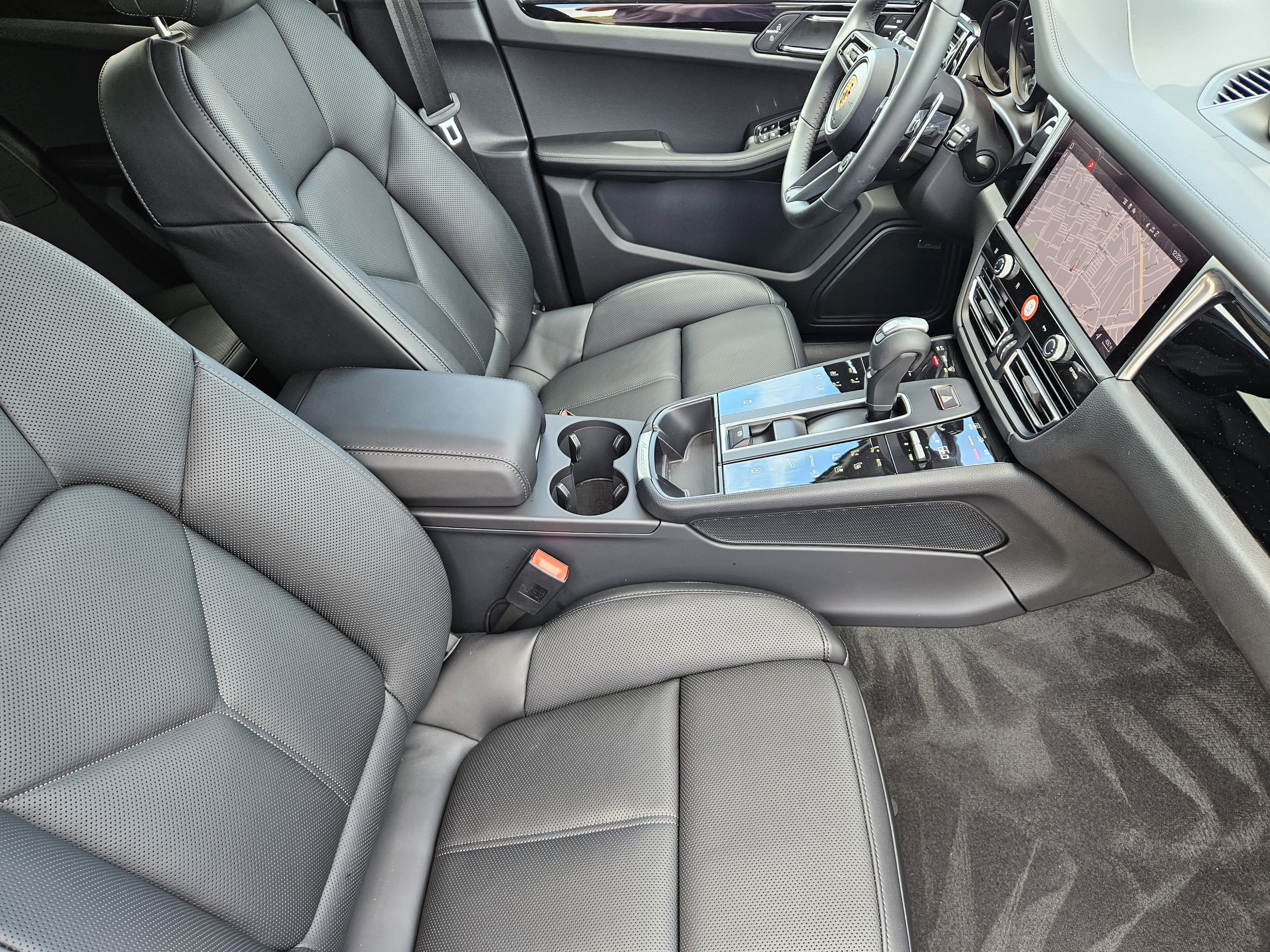 Certified 2026 Porsche Macan image 15