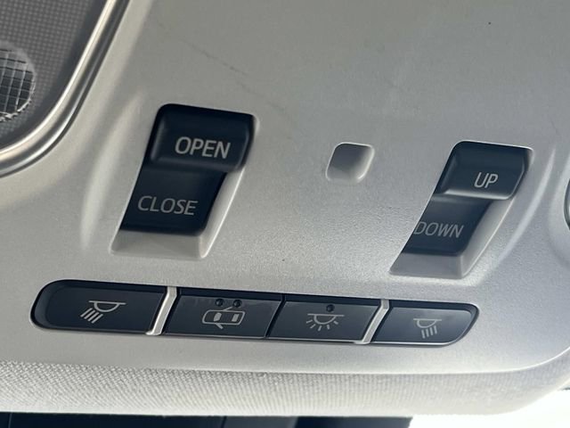 Used 2017 Toyota Prius Four image 36