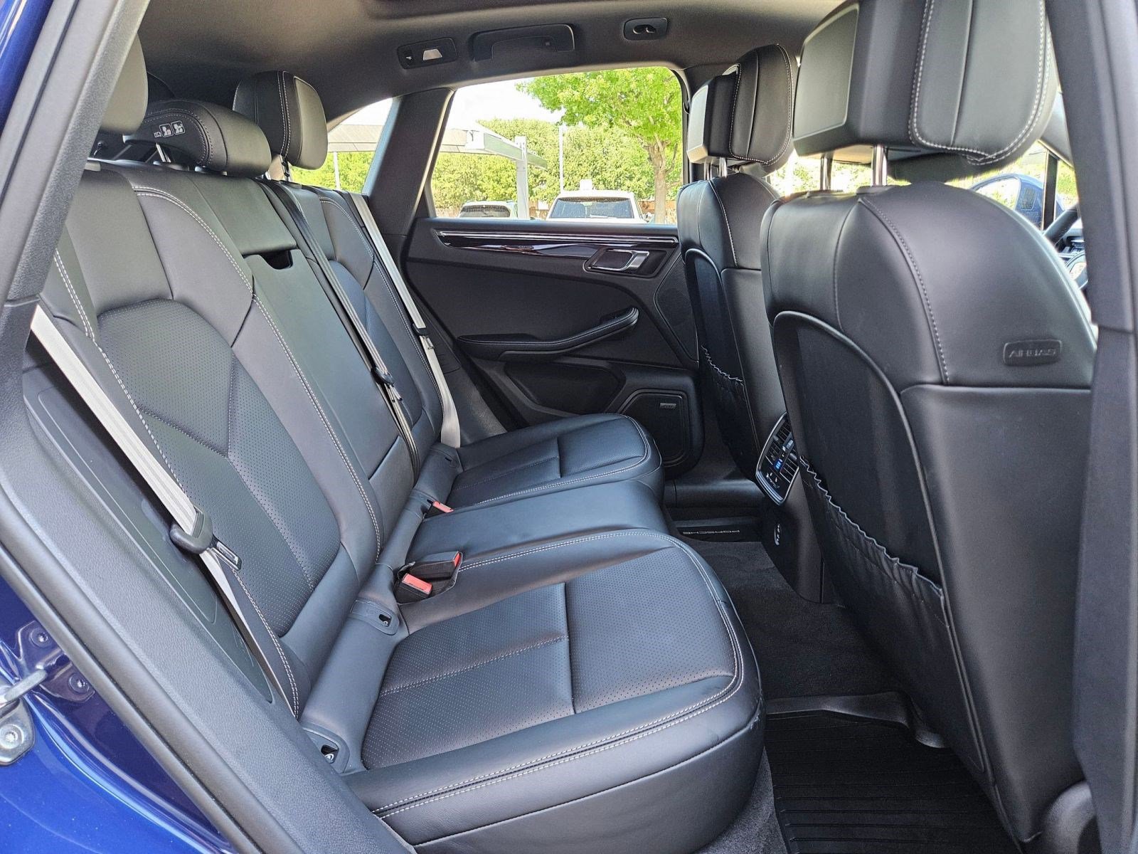 Certified 2026 Porsche Macan image 24
