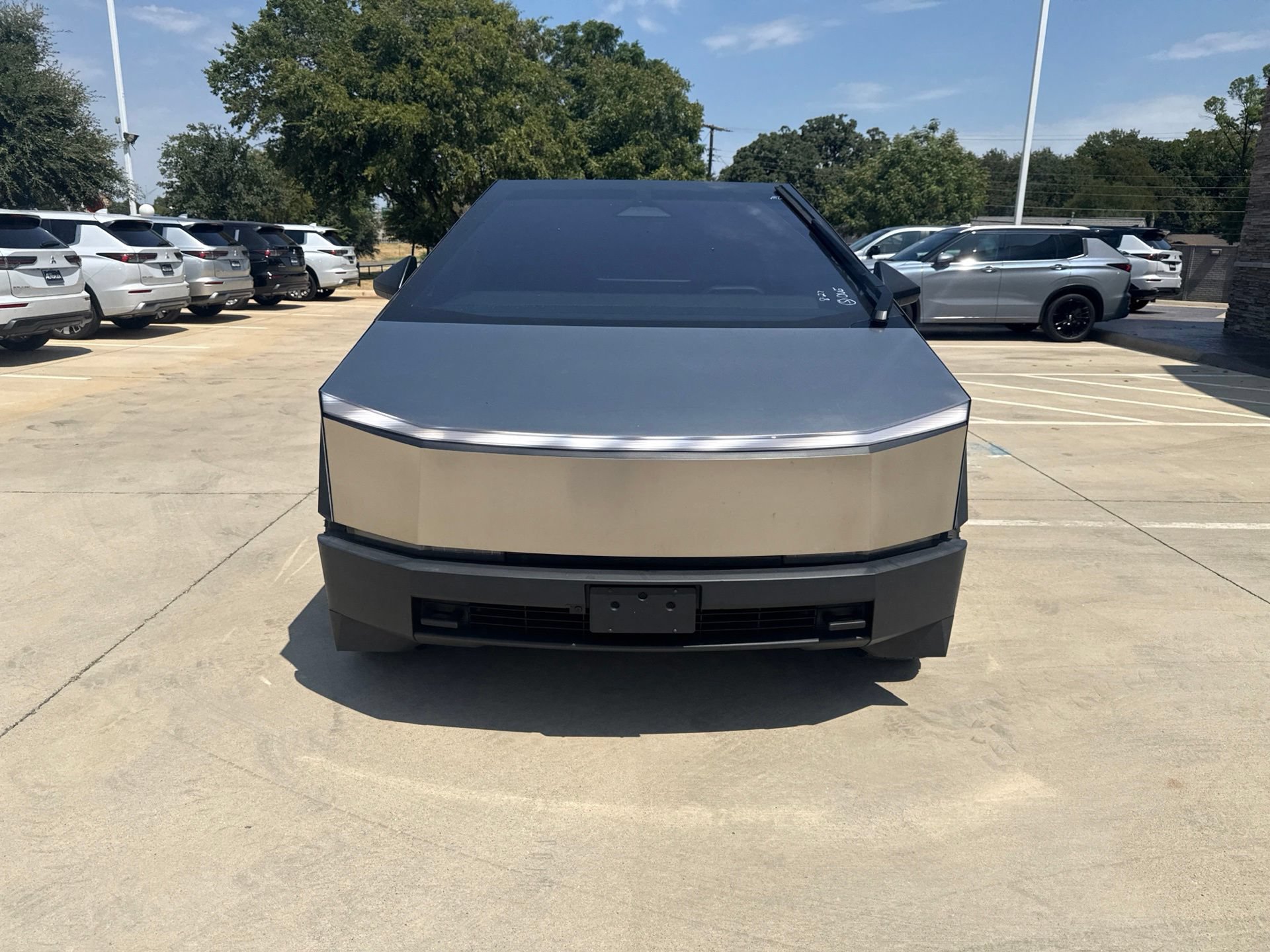 Used 2024 Tesla Cybertruck AWD Crew Cab video 2
