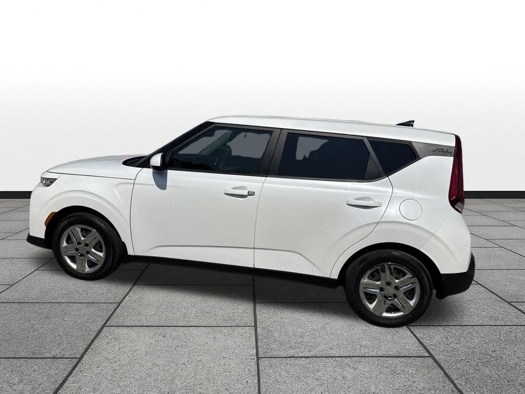 Used 2022 Kia Soul LX FWD image 8