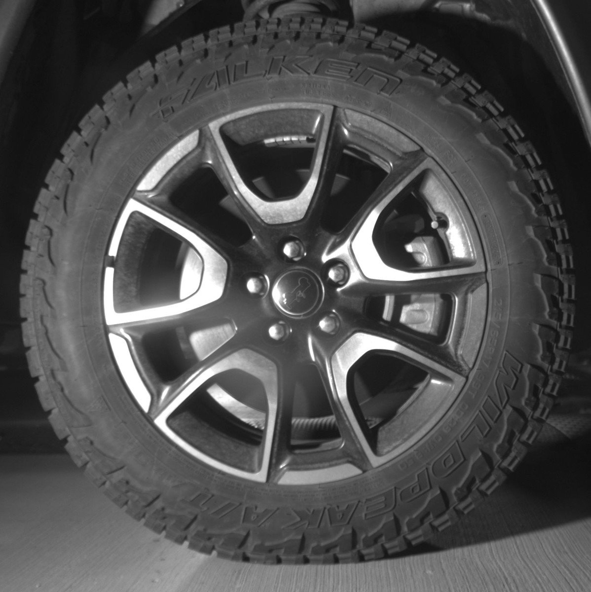 Used 2025 Jeep Compass Trailhawk image 13