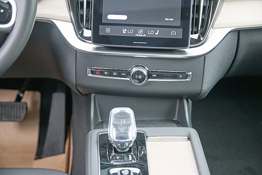 New 2026 Volvo XC90 B6 Plus w/ Protection Package image 29