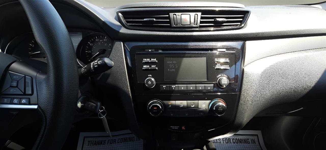 Used 2018 Nissan Rogue Sport S w/ S Appearance Package AWD/4WD image 17