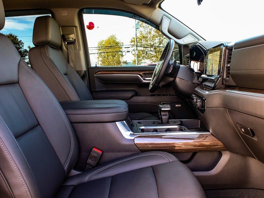 Used 2025 Chevrolet Silverado 1500 LT Trail Boss w/ LT Trail Boss Premium Package image 39