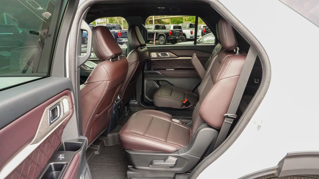 Used 2025 Ford Explorer Platinum w/ Ultimate Package image 12