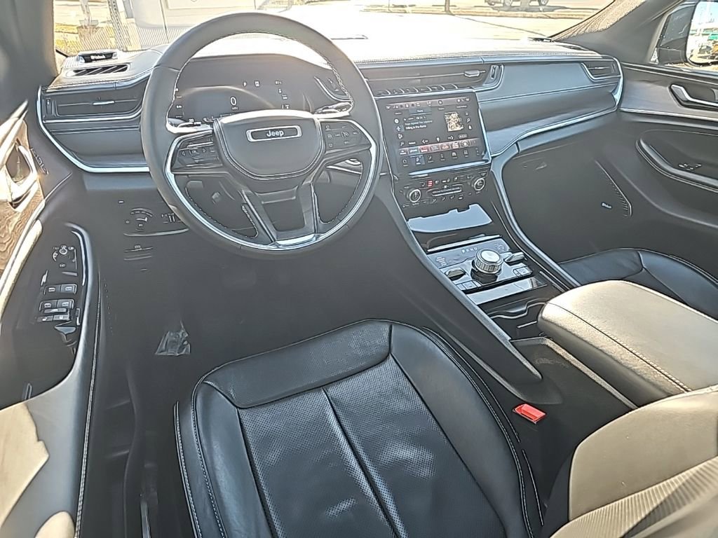 Used 2024 Jeep Grand Cherokee Overland image 22