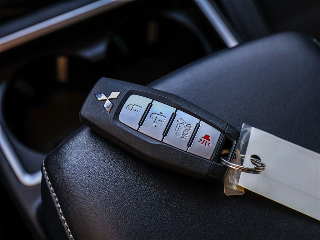 Used 2023 Mitsubishi Outlander SE image 38