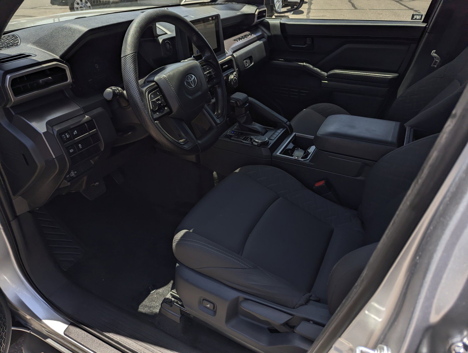 Used 2025 Toyota Tacoma SR5 AWD/4WD image 10