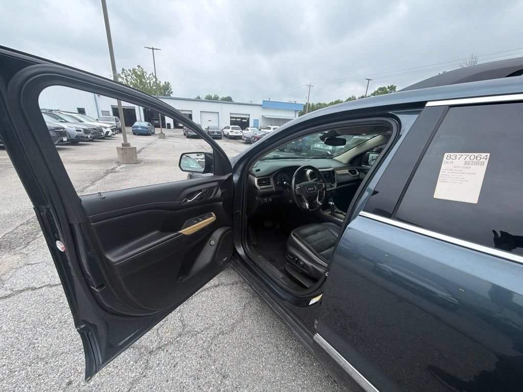 Used 2019 GMC Acadia Denali w/ Technology Package AWD/4WD image 9