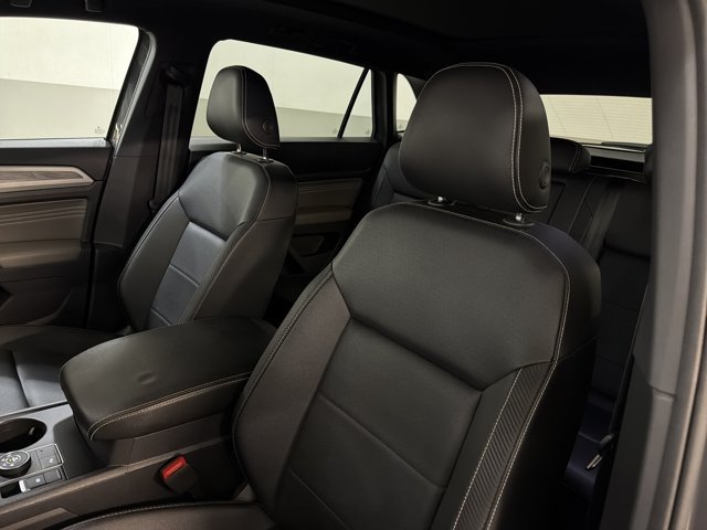 Certified 2021 Volkswagen Atlas Cross Sport SE w/ Panoramic Sunroof Package AWD/4WD image 14