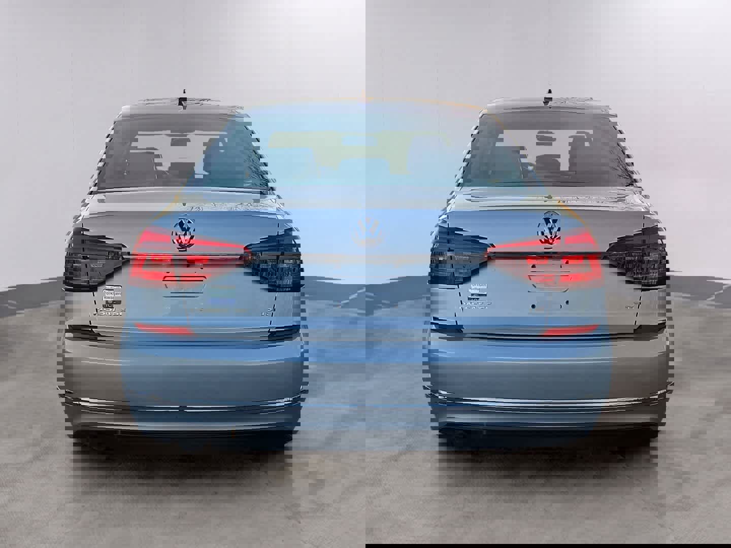 Used 2018 Volkswagen Passat 2.0T SE image 5