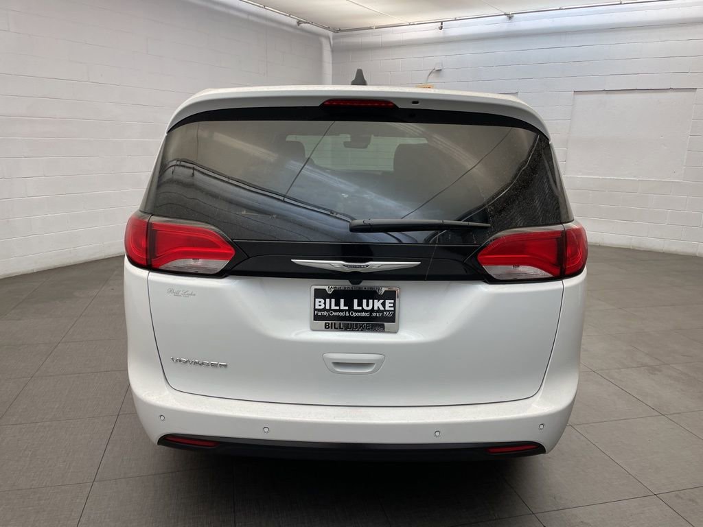 New 2026 Chrysler Voyager LX image 4