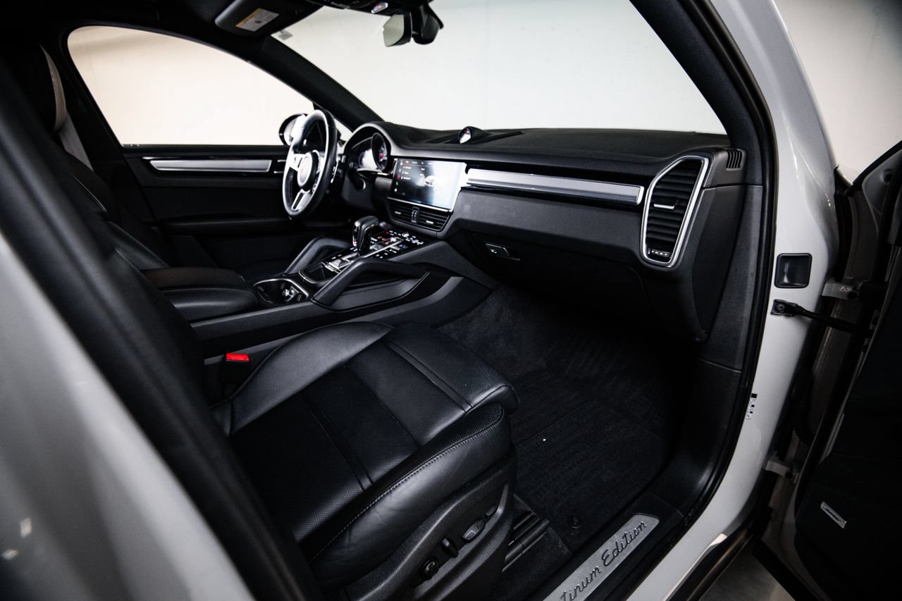 Certified 2023 Porsche Cayenne Platinum Edition AWD/4WD image 28
