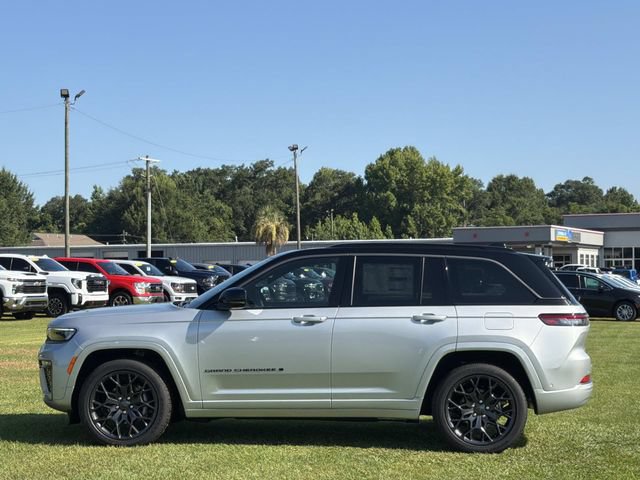 New 2026 Jeep Grand Cherokee Summit w/ Obsidian Package AWD/4WD image 15