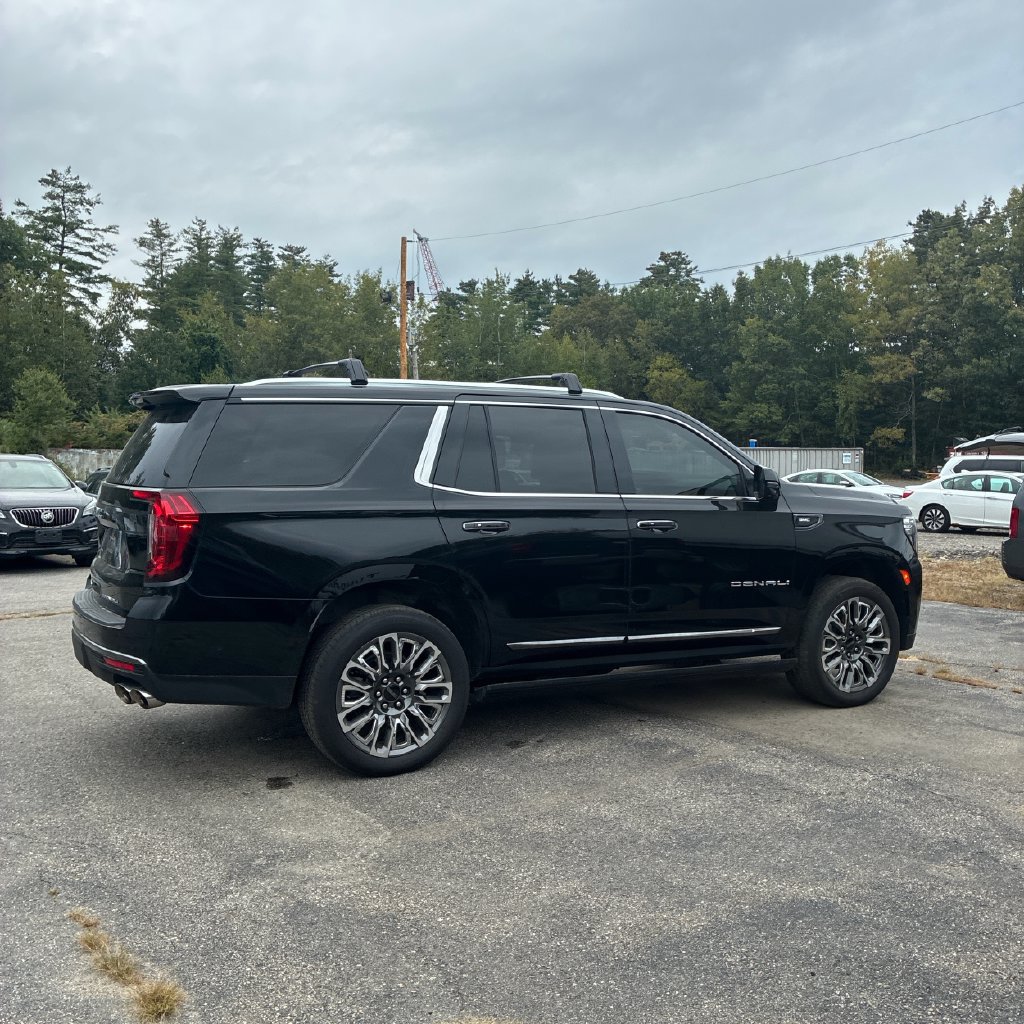 Used 2024 GMC Yukon Denali Ultimate AWD/4WD image 3