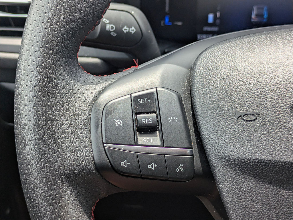 Used 2025 Ford Escape ST-Line FWD image 17