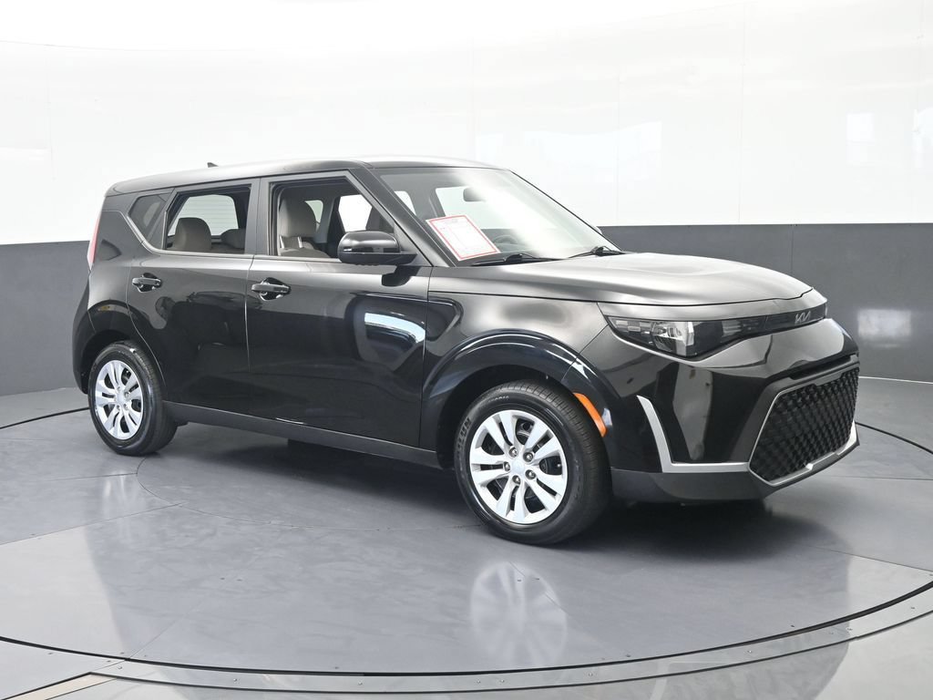 Used 2023 Kia Soul LX FWD image 8