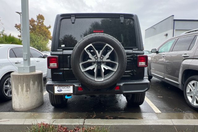 Used 2024 Jeep Wrangler Unlimited AWD/4WD image 6