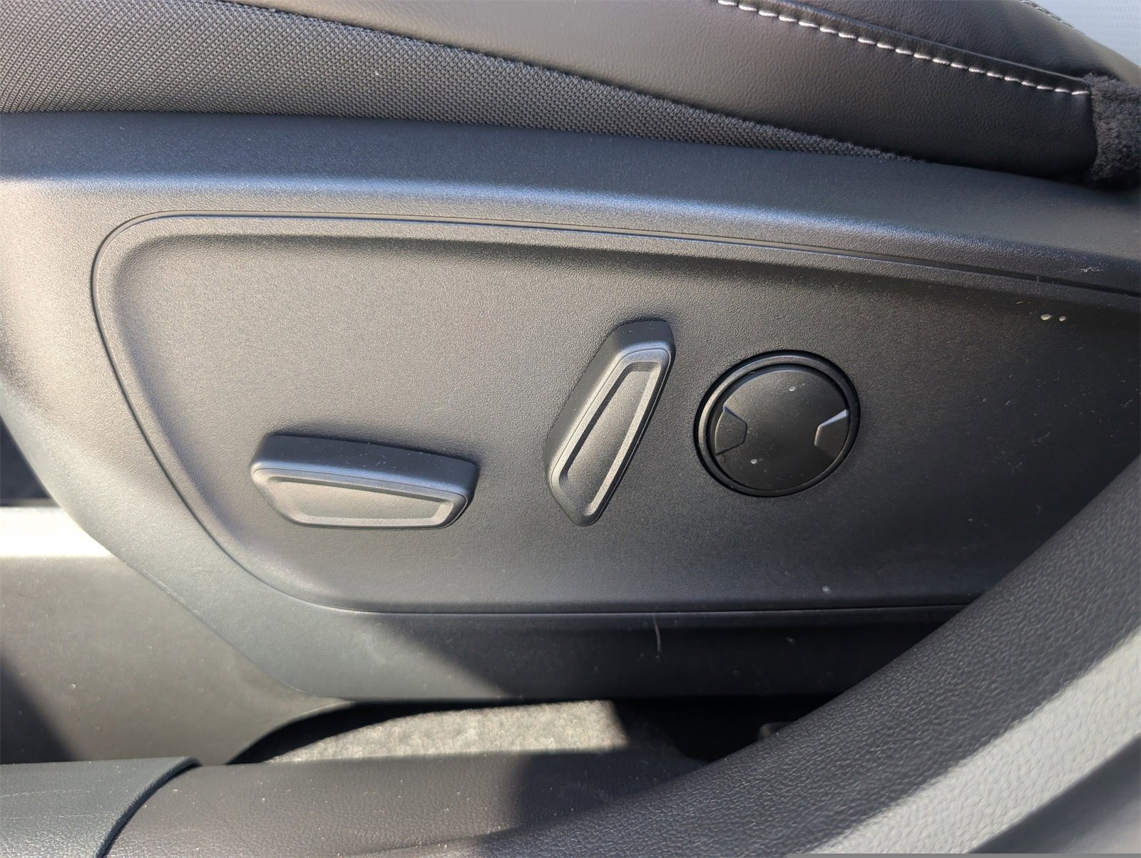 New 2026 Ford Escape Platinum image 16