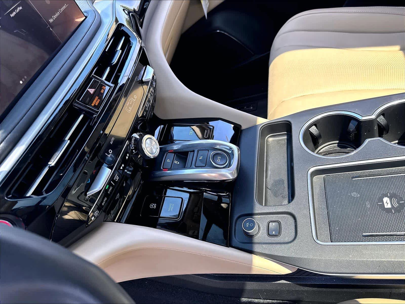 Used 2025 Acura MDX SH-AWD w/ Technology Package image 19