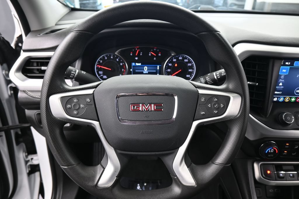 Used 2023 GMC Acadia SLE w/ Driver Convenience Package FWD image 17