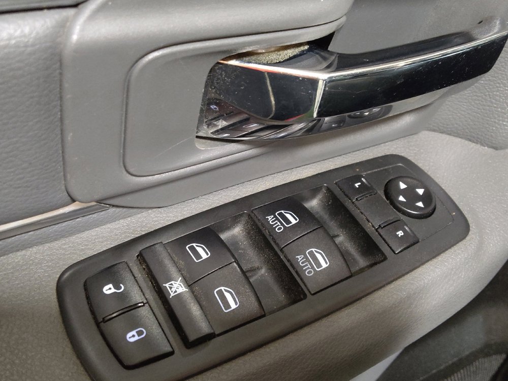 Used 2020 RAM 1500 Classic SLT image 27