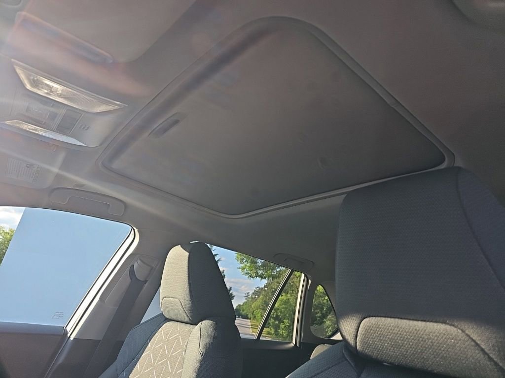 Used 2025 Toyota RAV4 XLE w/ Convenience Package FWD image 19