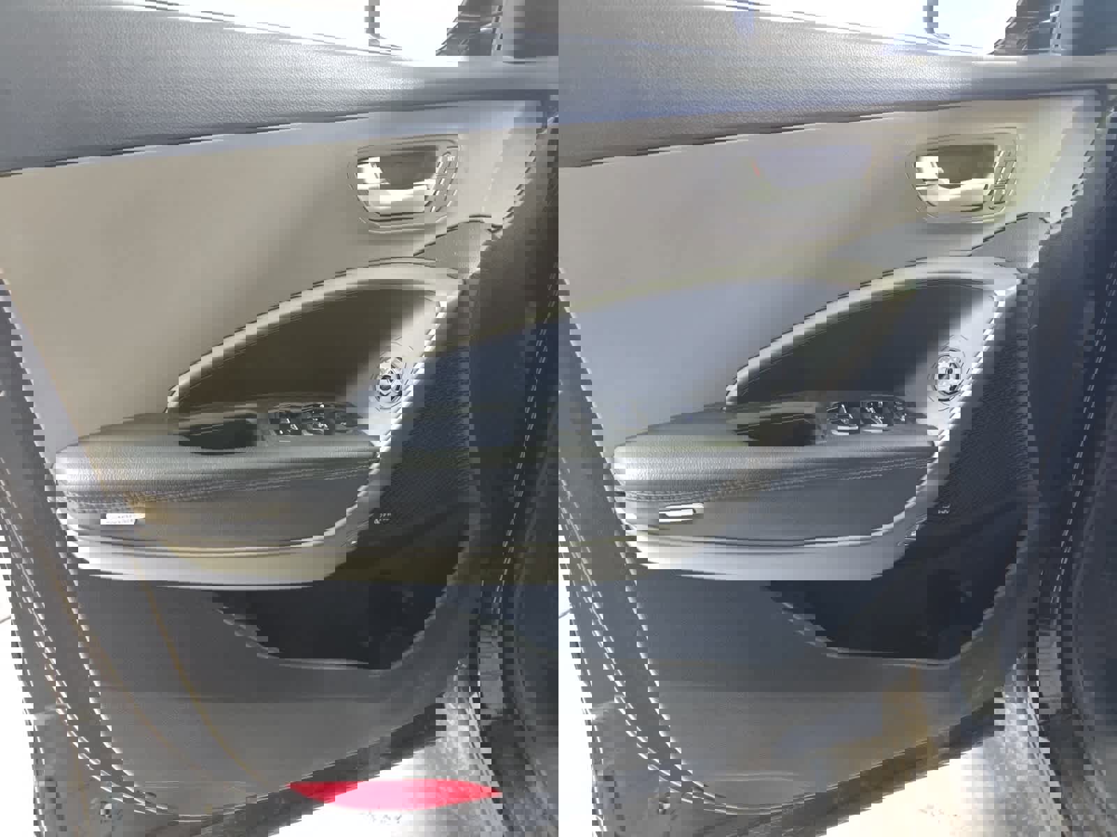 Used 2018 Hyundai Santa Fe SE image 17