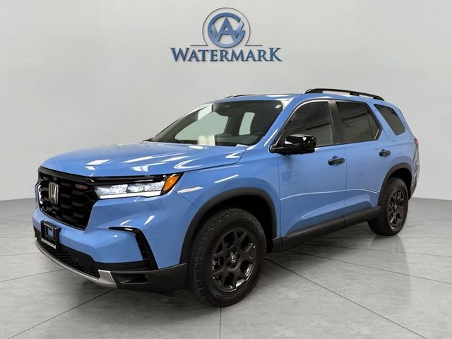 Used 2025 Honda Pilot TrailSport image 1