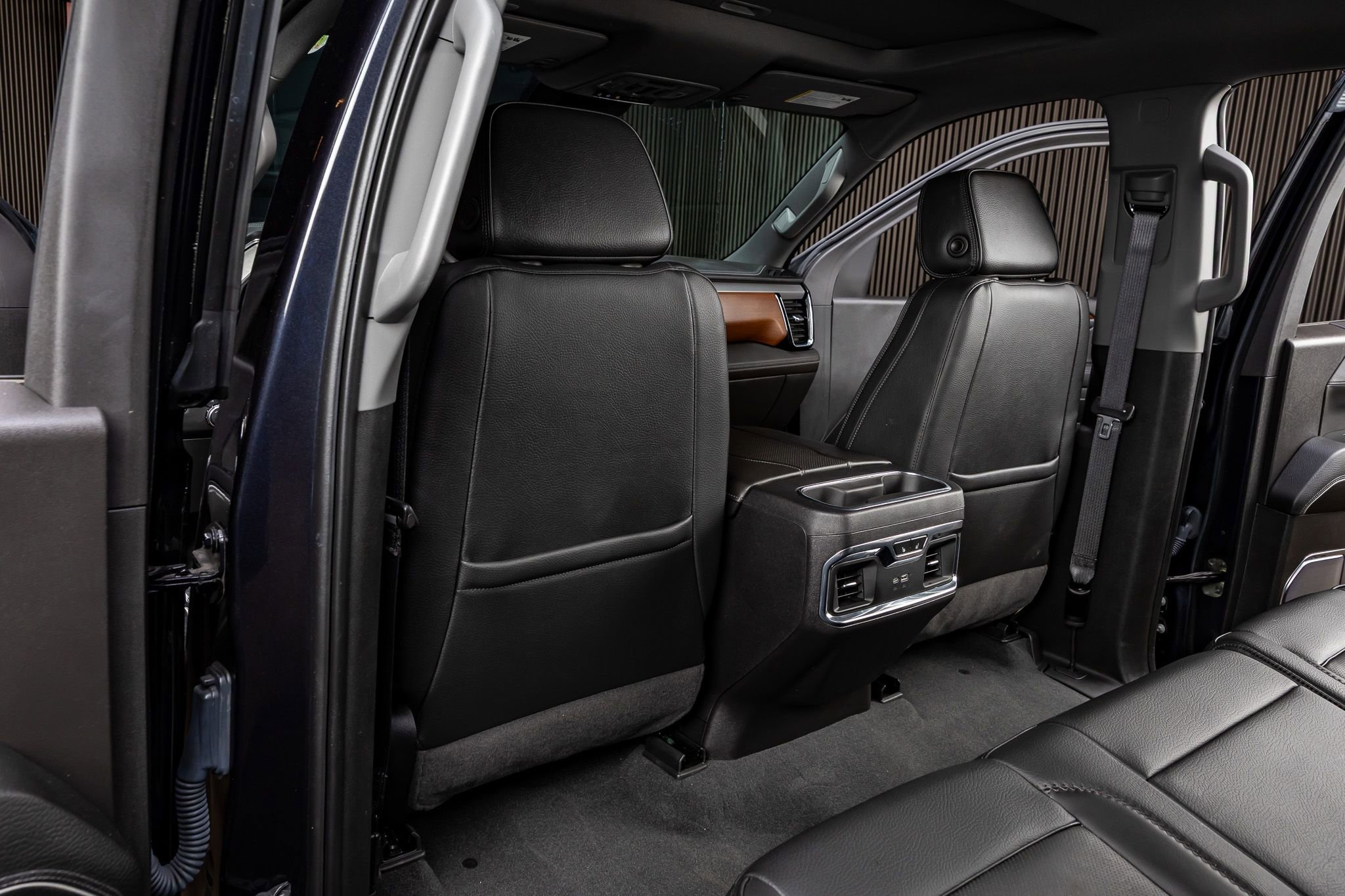 Used 2024 GMC Sierra 1500 Denali w/ Denali Reserve Package AWD/4WD image 32