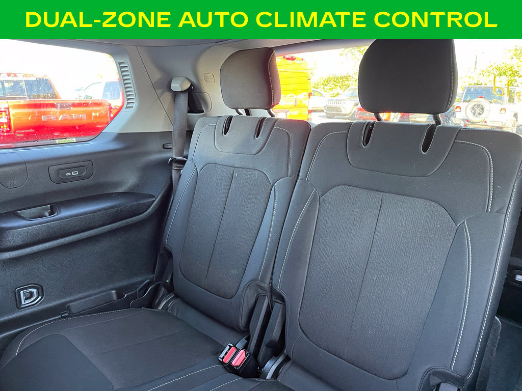 Used 2021 Jeep Grand Cherokee L Laredo w/ Luxury Tech Group I AWD/4WD image 16
