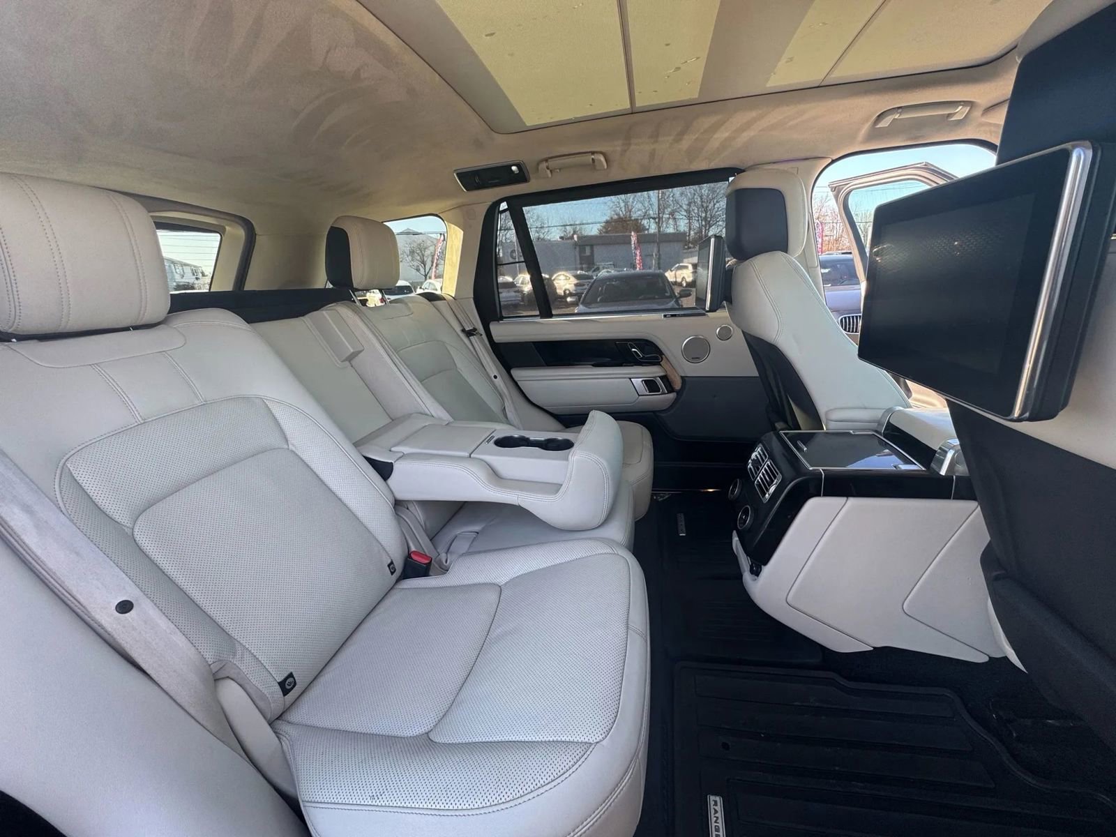 Used 2021 Land Rover Range Rover P525 Westminster Edition LWB image 20