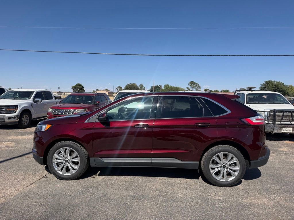 Used 2024 Ford Edge Titanium AWD/4WD image 2