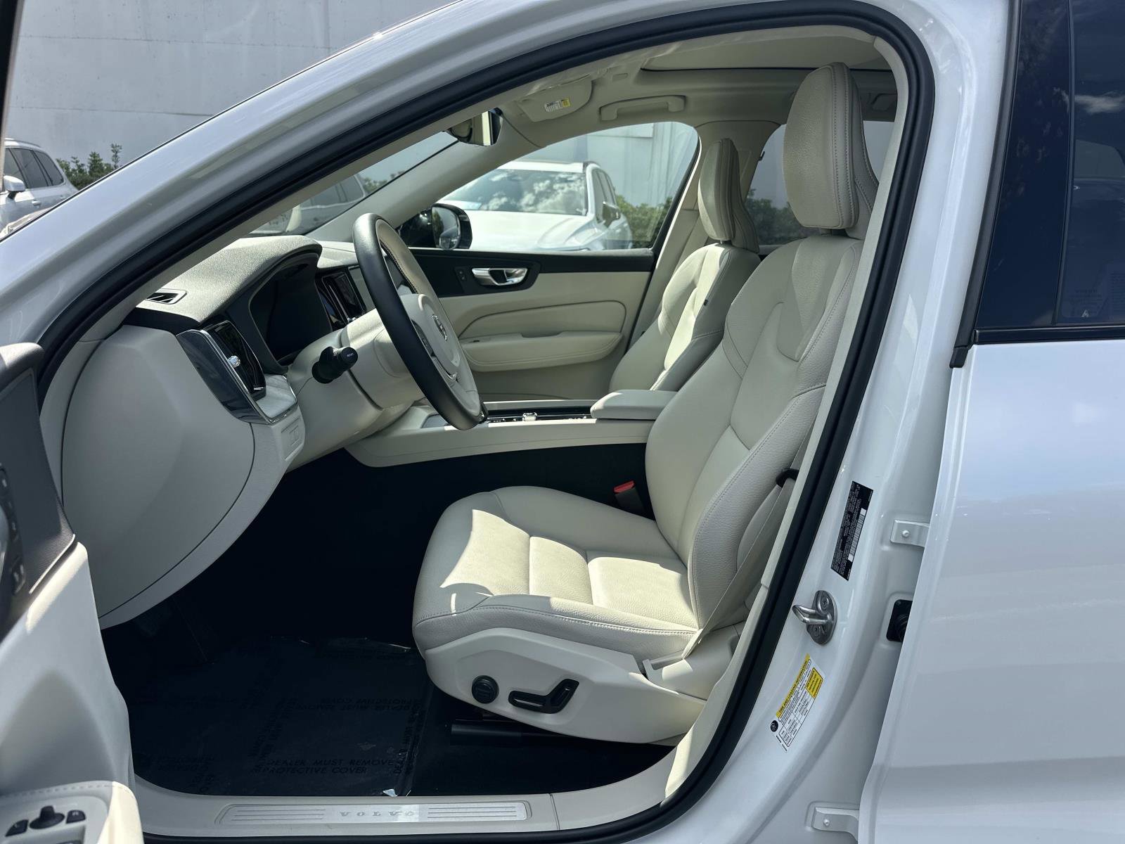 Certified 2025 Volvo XC60 T8 Plus w/ Protection Package Premier image 17