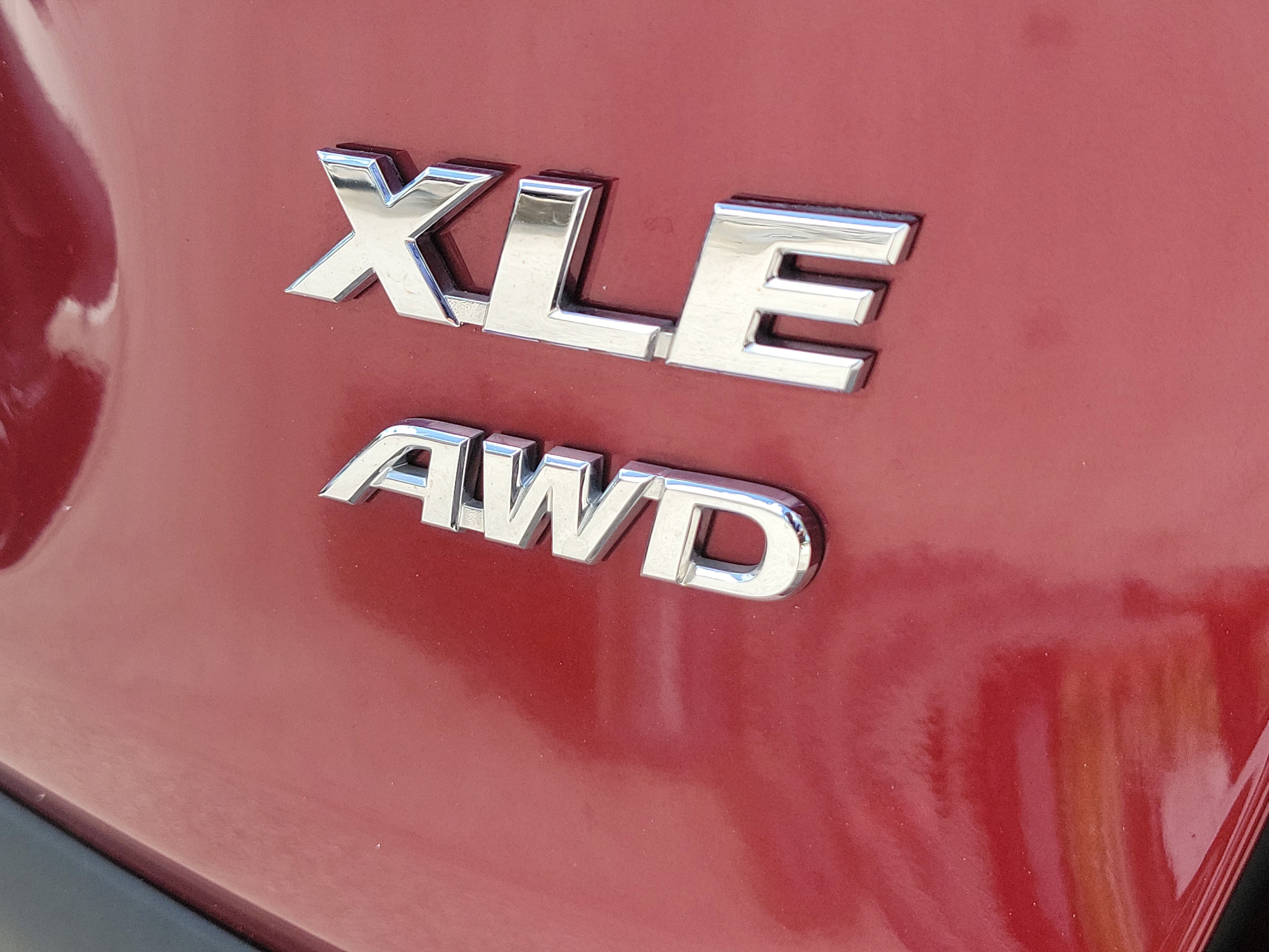Used 2024 Toyota RAV4 XLE Premium AWD/4WD image 5