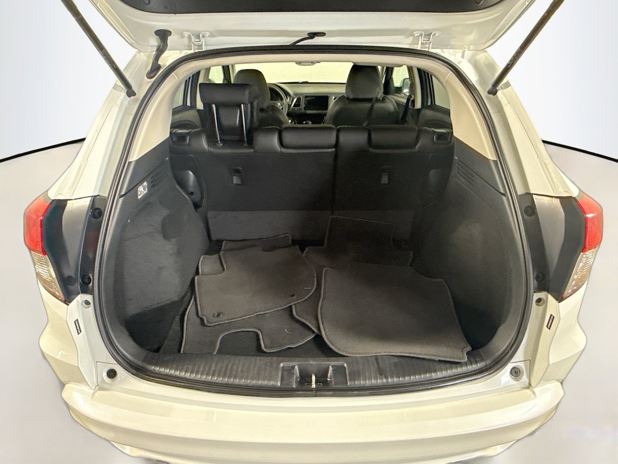 Used 2019 Honda HR-V Touring image 35