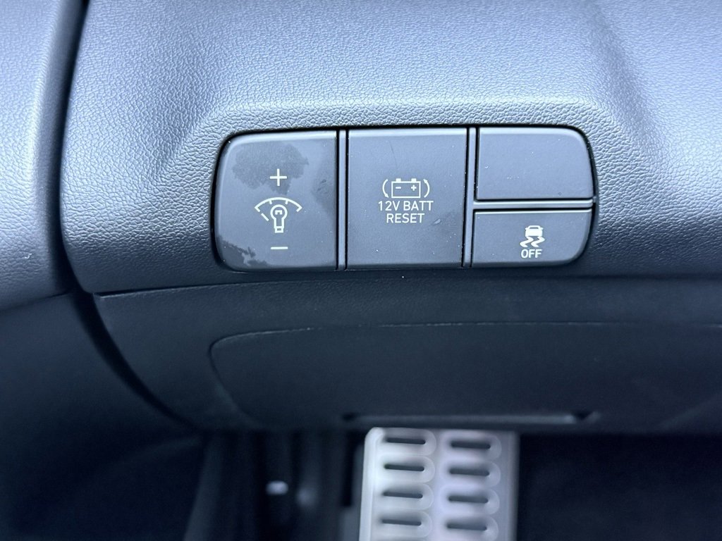New 2025 Hyundai Elantra SEL image 11