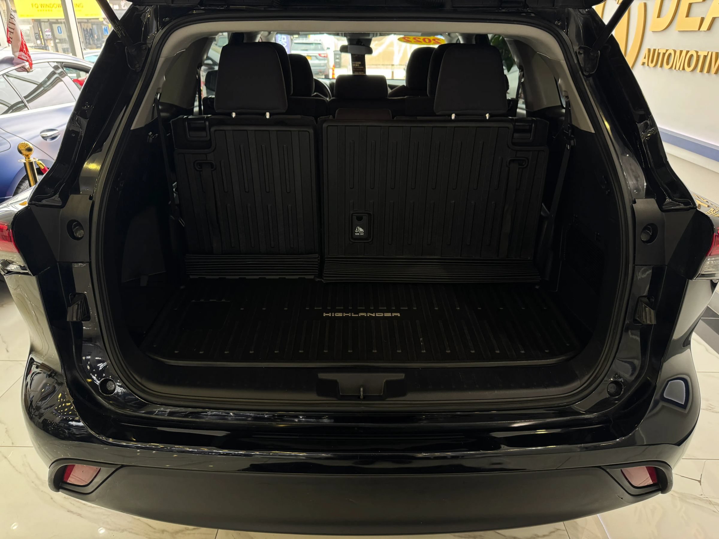 Used 2022 Toyota Highlander L AWD/4WD image 27