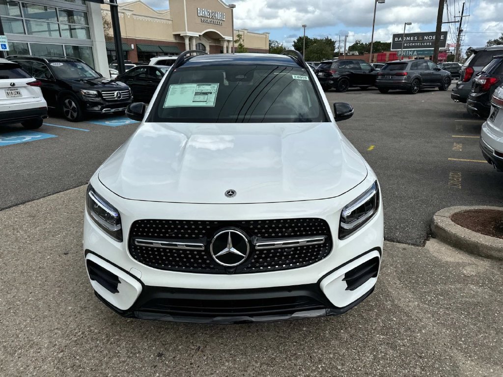 Used 2025 Mercedes-Benz GLB 250 image 2