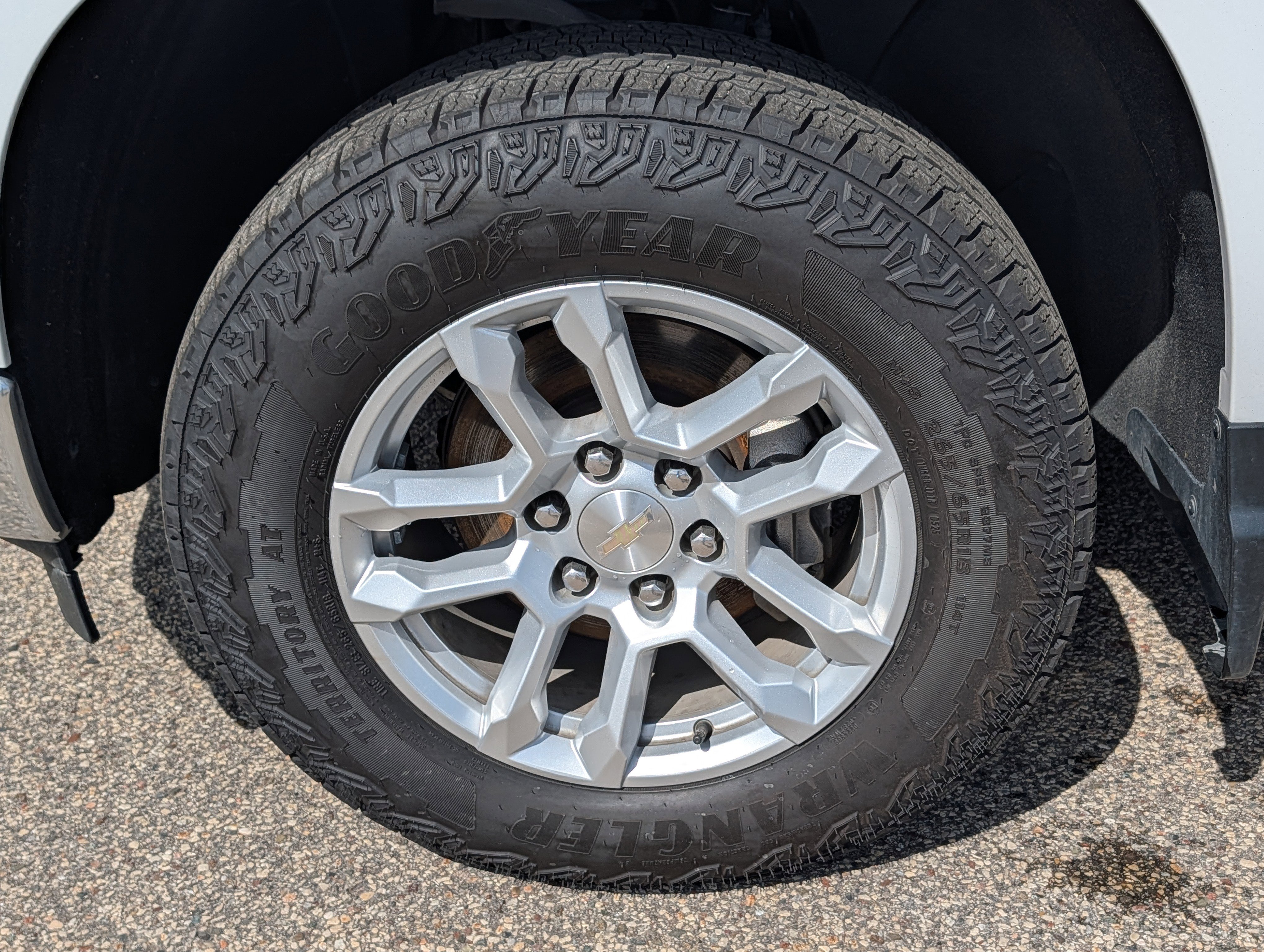 Used 2022 Chevrolet Silverado 1500 LT AWD/4WD image 7