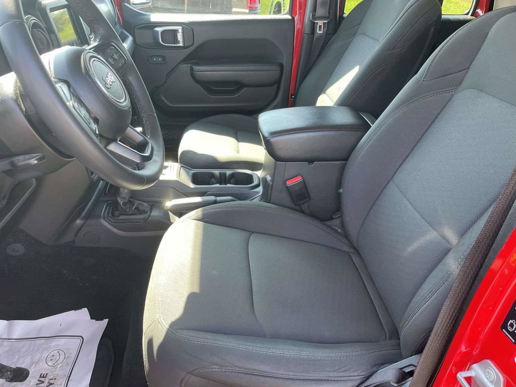 Used 2023 Jeep Gladiator Sport AWD/4WD image 13