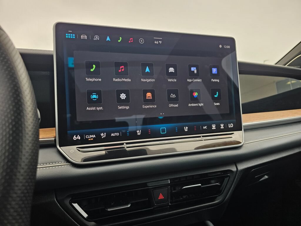 Certified 2025 Volkswagen Tiguan SEL R-Line AWD/4WD image 19