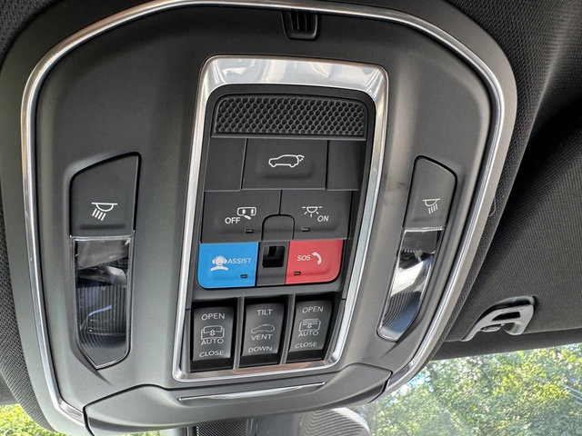 New 2025 Jeep Wagoneer L Series II w/ Premium Group I image 36