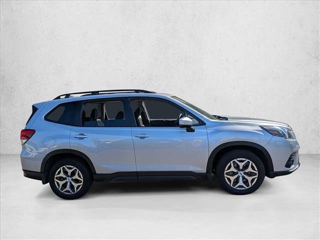 Used 2023 Subaru Forester Premium image 4